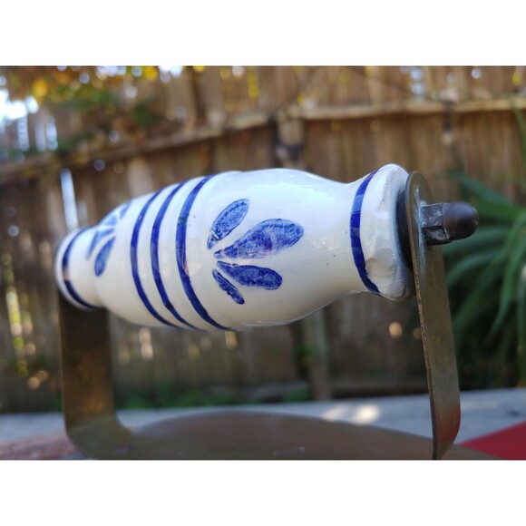 Vintage Brass Coal Iron With Blue Dutch Style Ceramic Handle - Picture 4 of 10